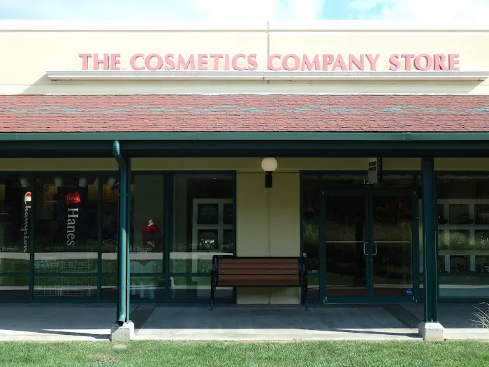 The Cosmetics Company Store 0