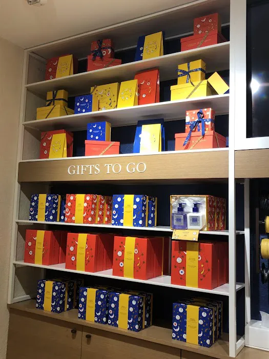 L'OCCITANE EN PROVENCE 8