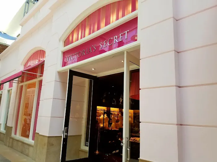 Victoria's Secret & PINK by Victoria's Secret 5