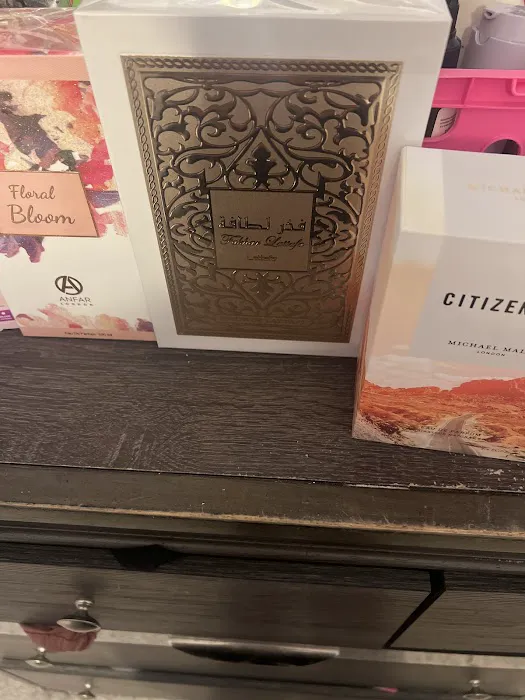 Perfume Outlet 2