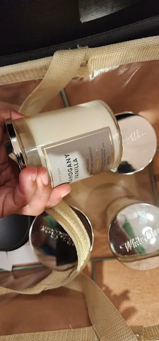 Bath & Body Works 1