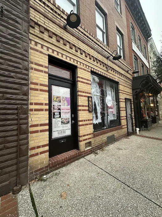 The Urban Beauty Luxe & Accessories Store 1