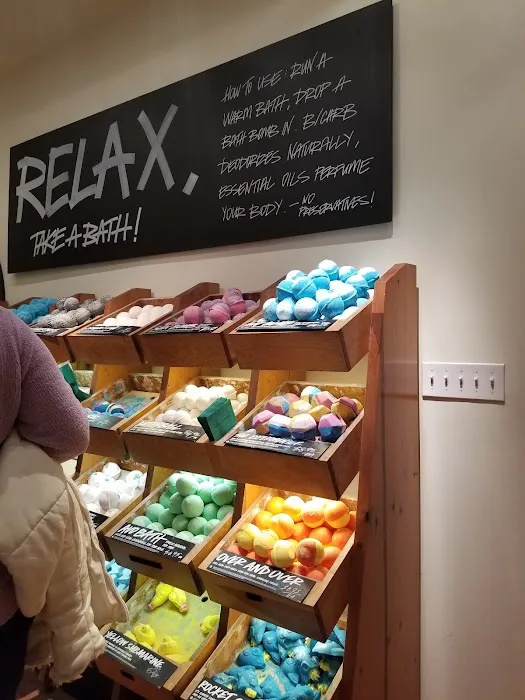 Lush Cosmetics Towson Town Center 4