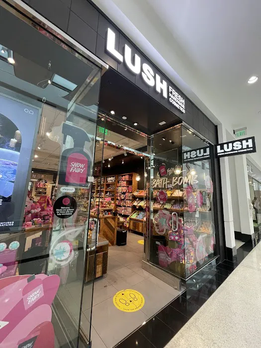 Lush Cosmetics Towson Town Center 5