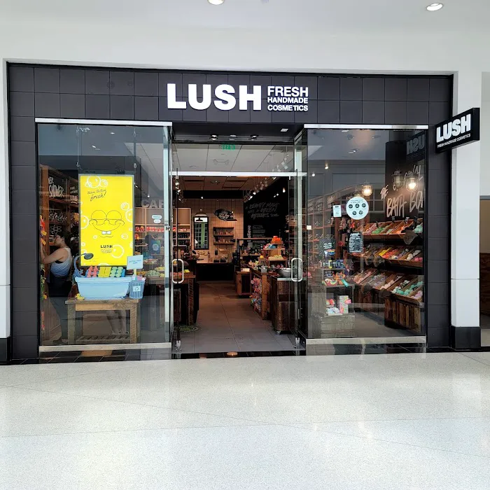 Lush Cosmetics Towson Town Center 6