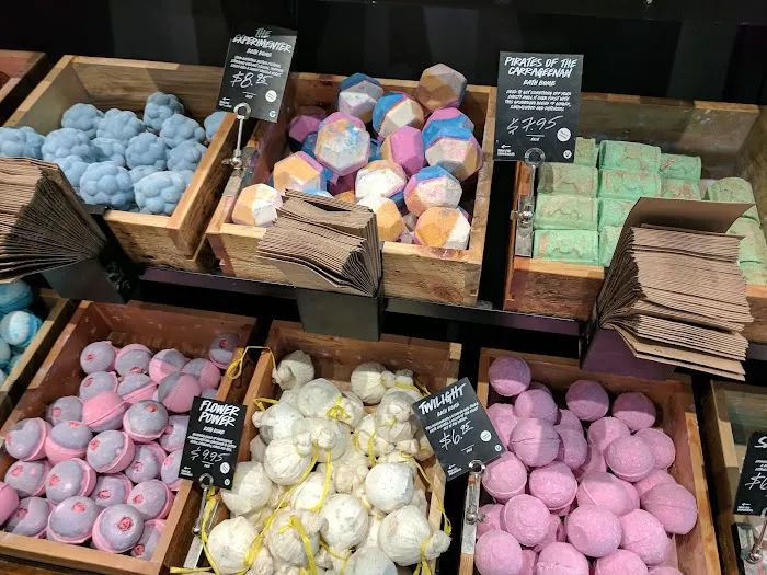 Lush Cosmetics Towson Town Center 7