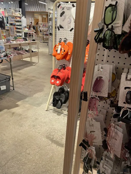 Urban Outfitters 4