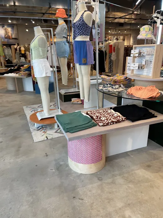 Urban Outfitters 9