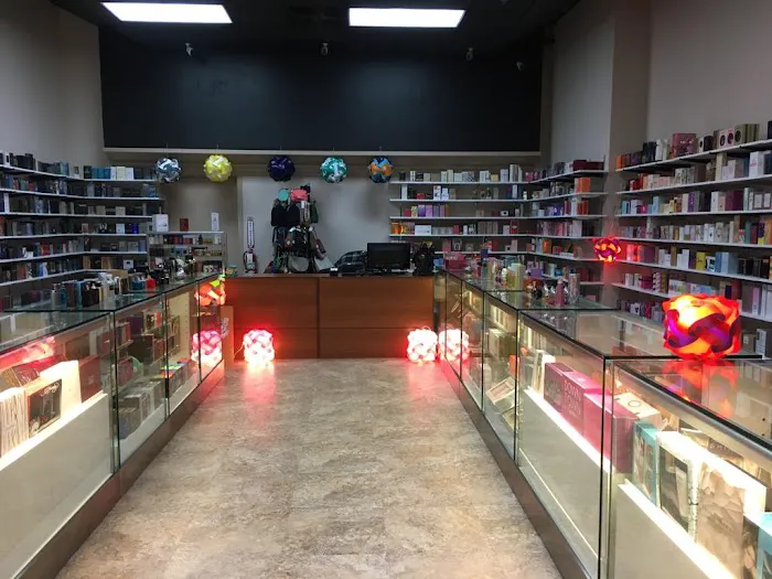 Perfume Palace 3