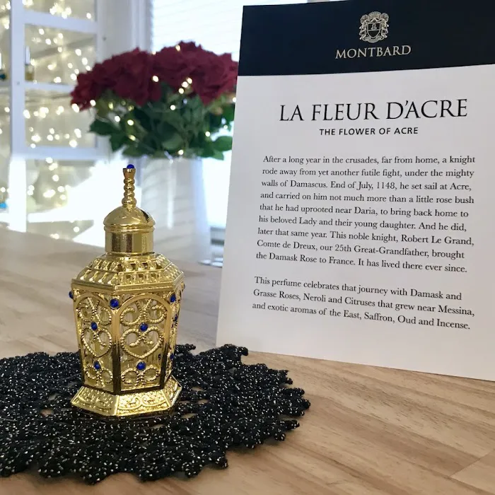 Perfume & Crystal Salon 3