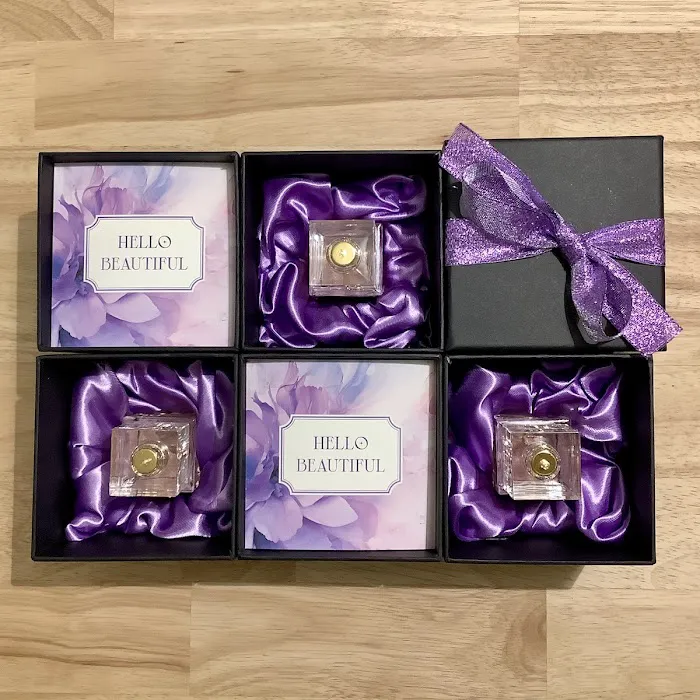 Perfume & Crystal Salon 4