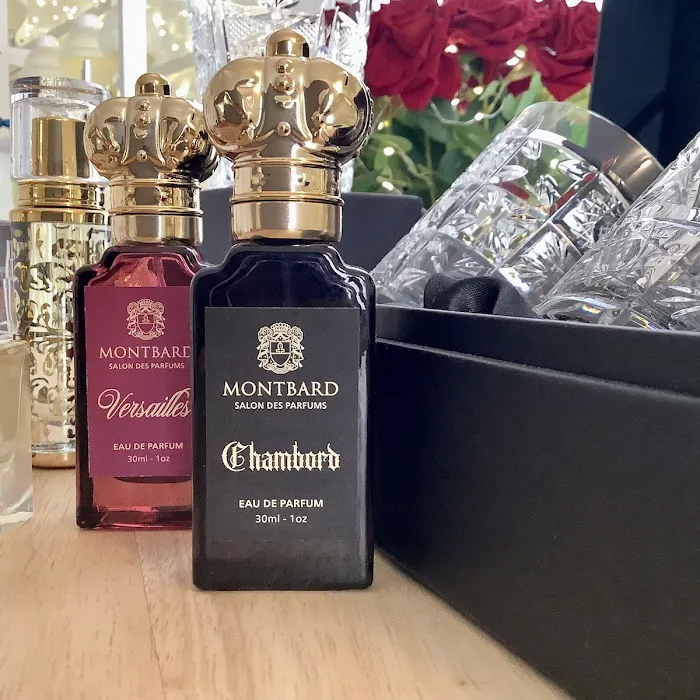 Perfume & Crystal Salon 8