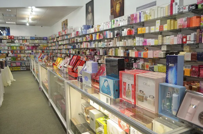 Perfume Gallery 8