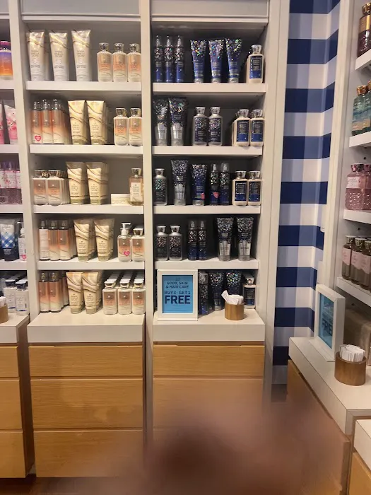 Bath & Body Works 4
