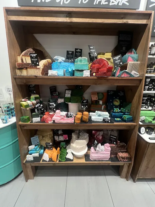 Lush Cosmetics Friendly Center 1