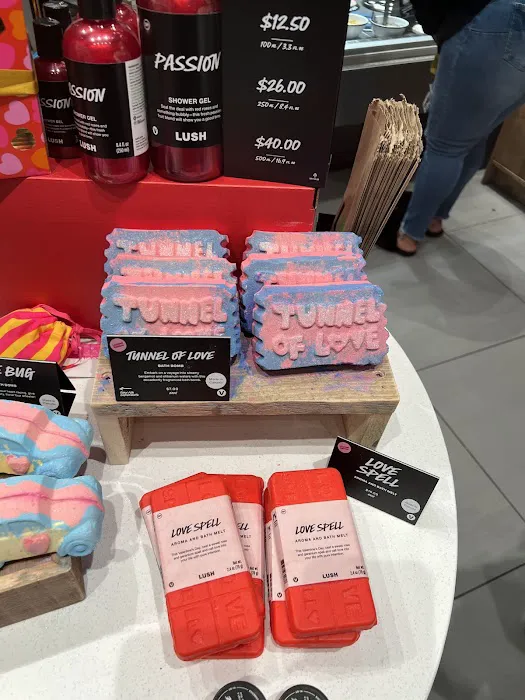Lush Cosmetics Friendly Center 5