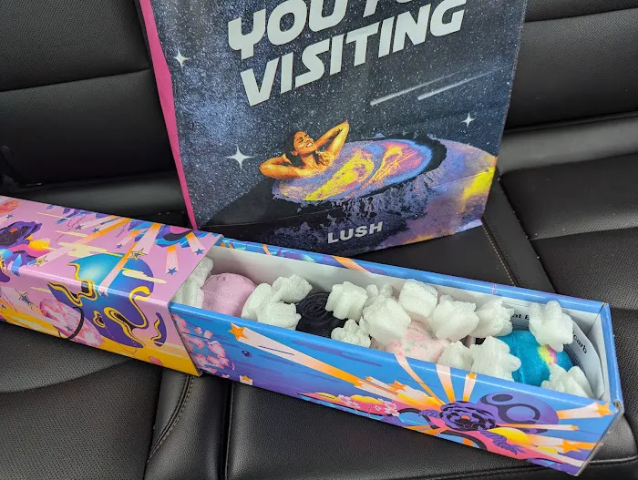 Lush Cosmetics Friendly Center 7