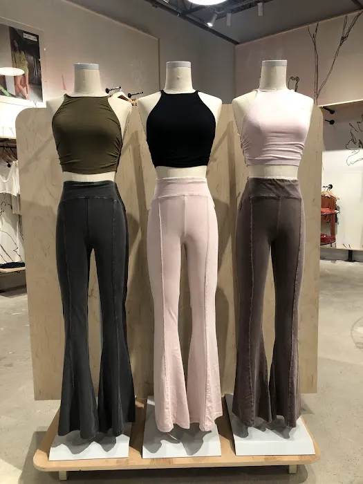 Urban Outfitters 8