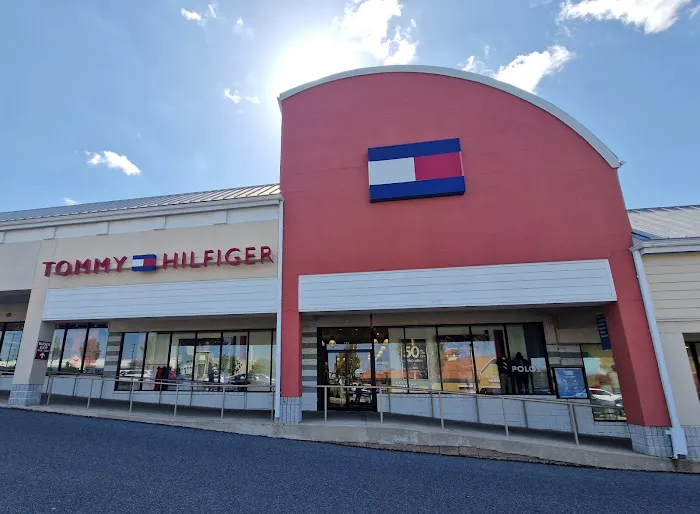 Tommy Hilfiger 8