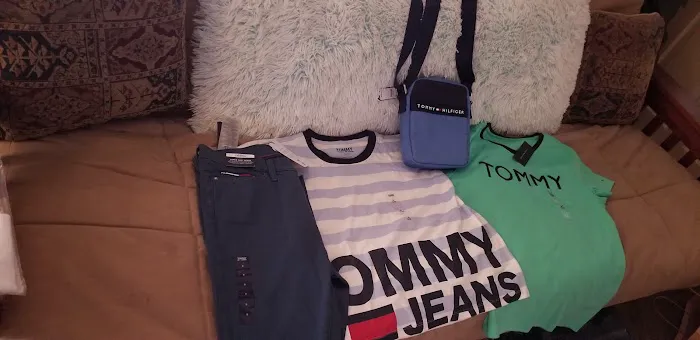 Tommy Hilfiger 9