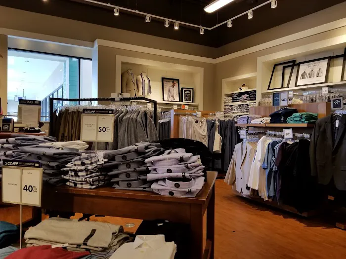 Banana Republic Factory Store 0