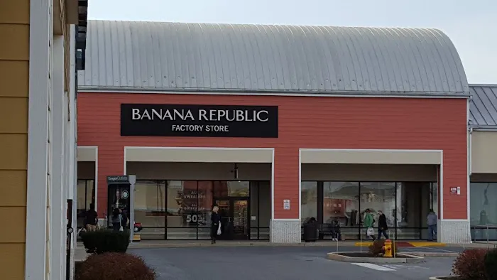 Banana Republic Factory Store 3