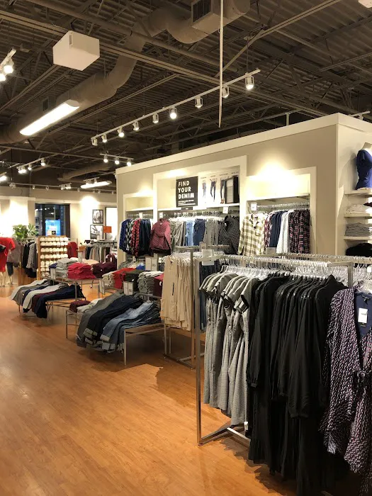 Banana Republic Factory Store 4