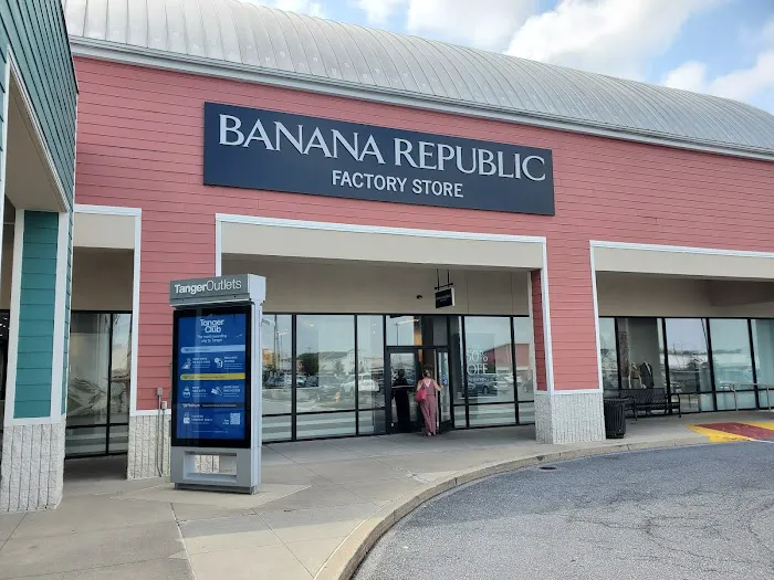 Banana Republic Factory Store 6