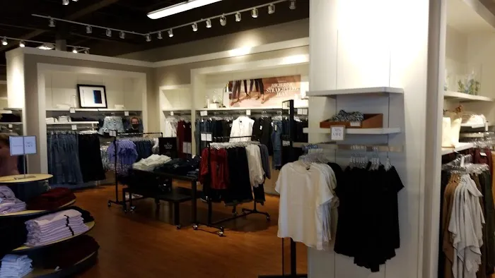 Banana Republic Factory Store 9
