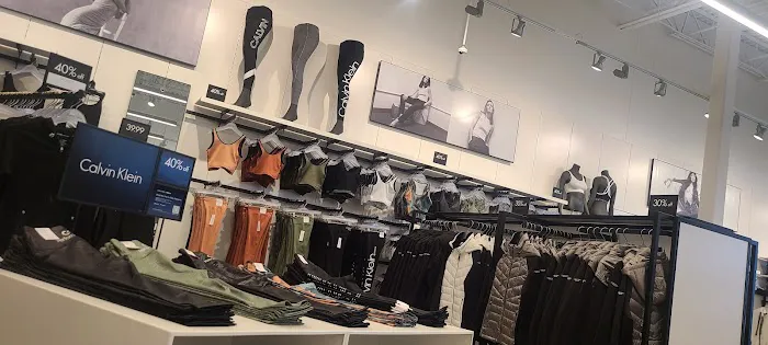 Calvin Klein 9