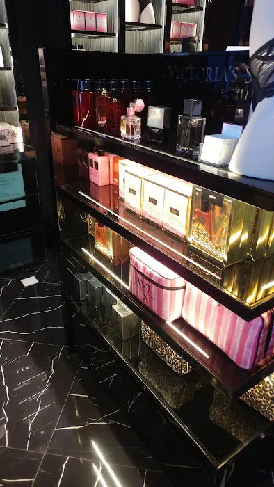 Victoria's Secret & PINK by Victoria's Secret 6