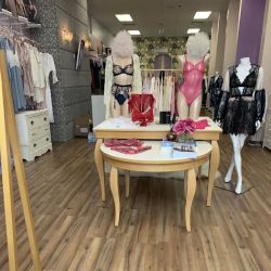 Selena's Fine Lingerie Boutique ico