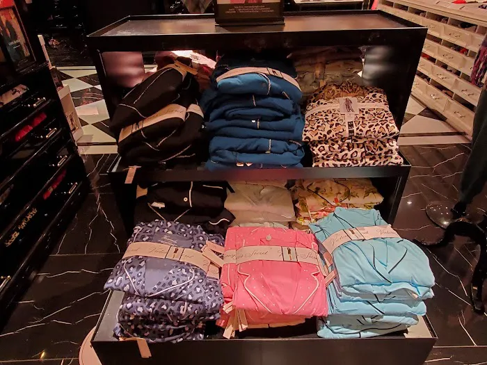 Victoria's Secret & PINK by Victoria's Secret 5