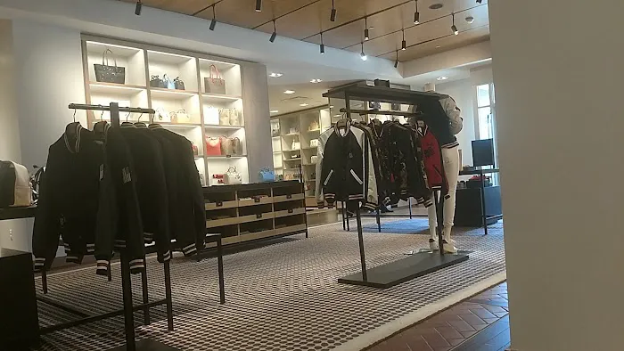 COACH Outlet 1