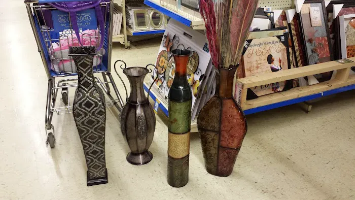 Roses Discount Store 5
