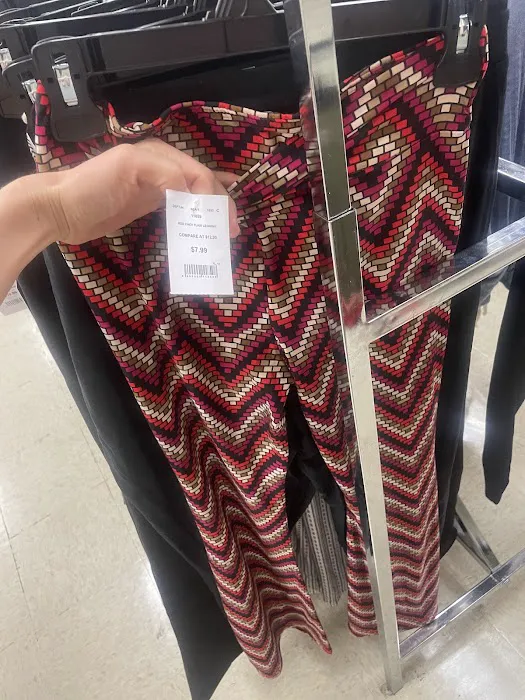 Roses Discount Store 7