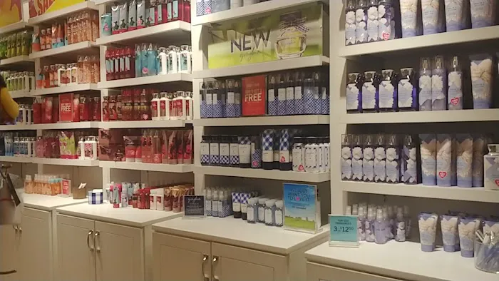 Bath & Body Works 1