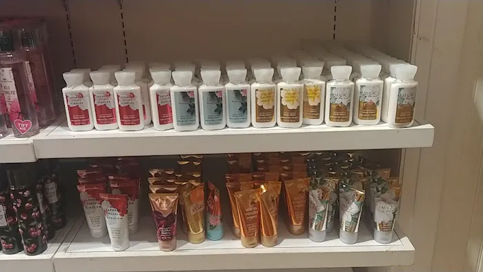 Bath & Body Works 4