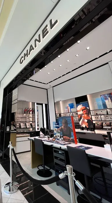 CHANEL FRAGRANCE AND BEAUTY BOUTIQUE 5