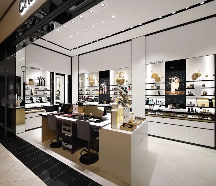 CHANEL FRAGRANCE AND BEAUTY BOUTIQUE 3
