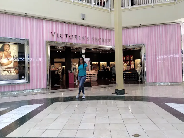 Victoria's Secret 3