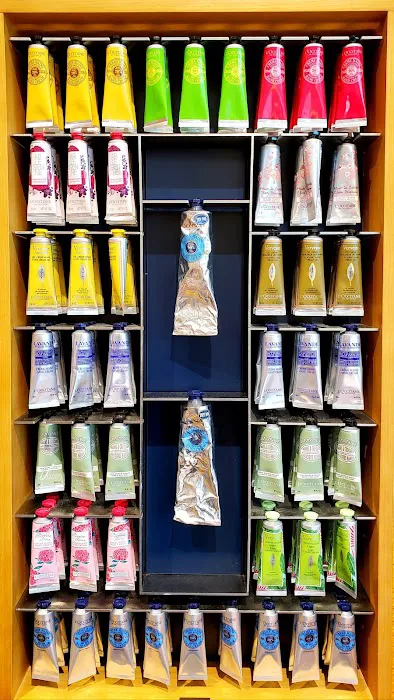 L'OCCITANE EN PROVENCE 0