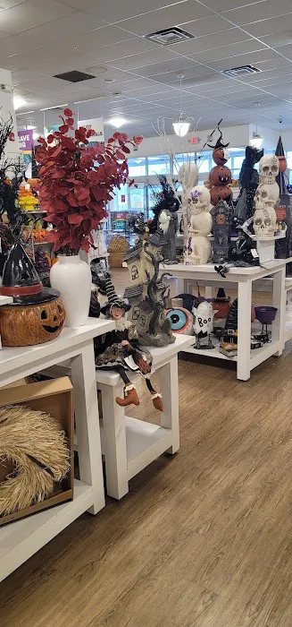 Marshalls & HomeGoods 2