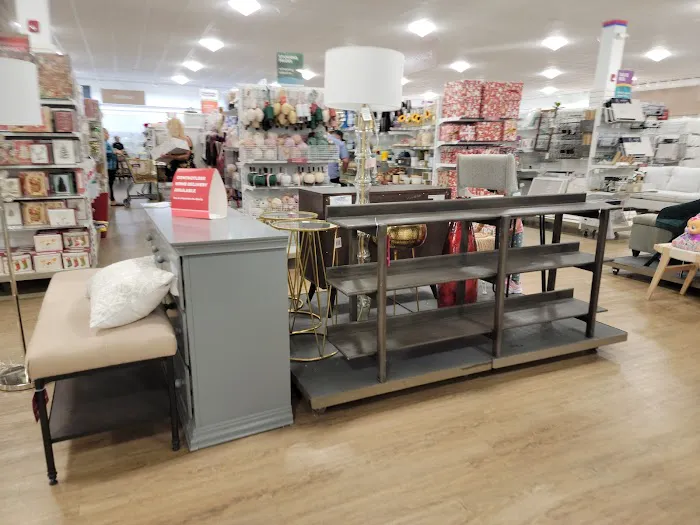 Marshalls & HomeGoods 1