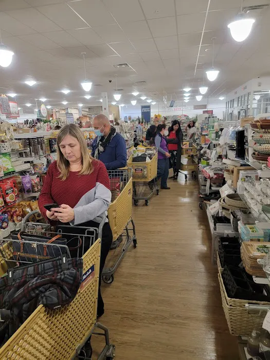 Marshalls & HomeGoods 5