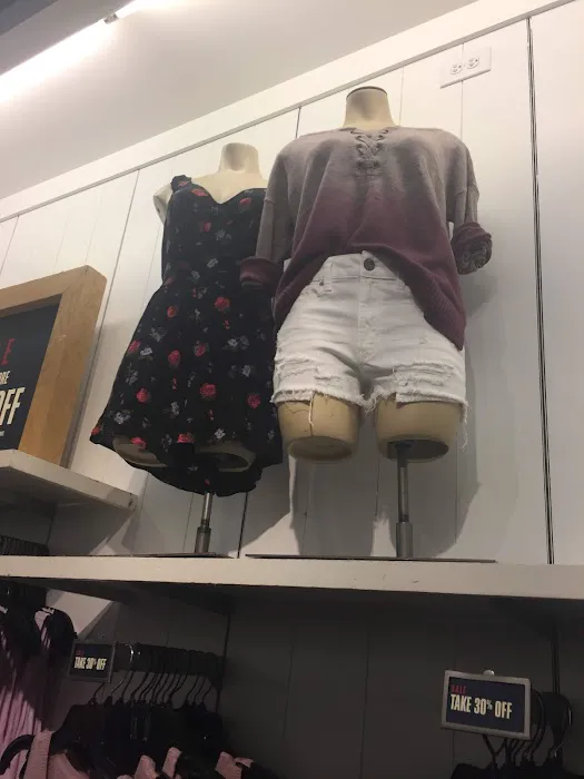 American Eagle & Aerie 4