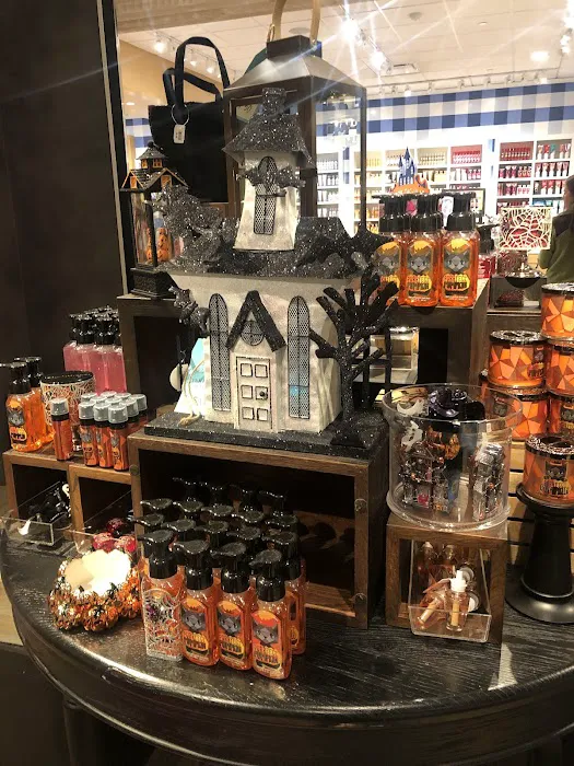 Bath & Body Works 1