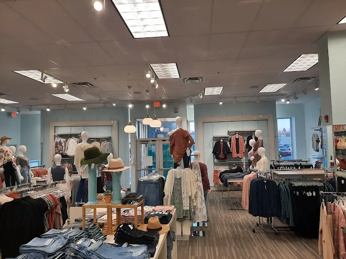 Maurices 4
