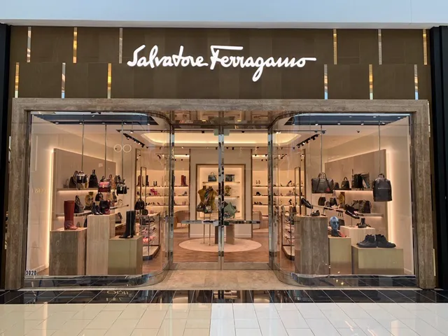 Ferragamo 0