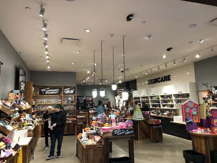 Lush Cosmetics Willow Grove Park Mall 2